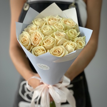 Букет из 15 кремовой розы 60 см