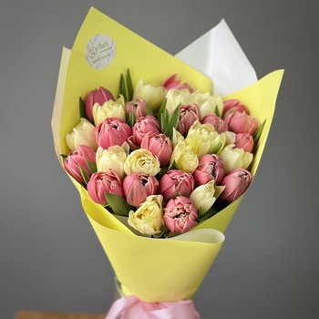 Букет из 51 пионовидных тюльпанов микс