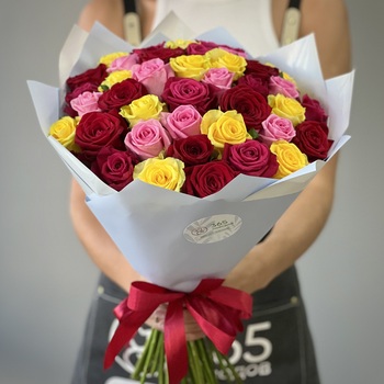 Букет из 41 яркой розы 50 см