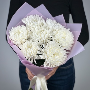 Букет из 7 белых хризантем
