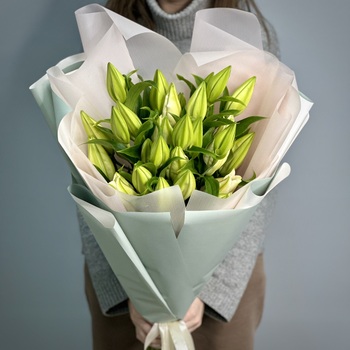 Букет из 7 белых лилий