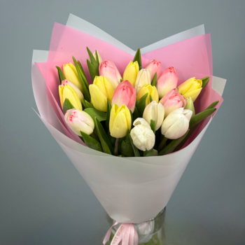 Букет из 21 тюльпанов нежный микс